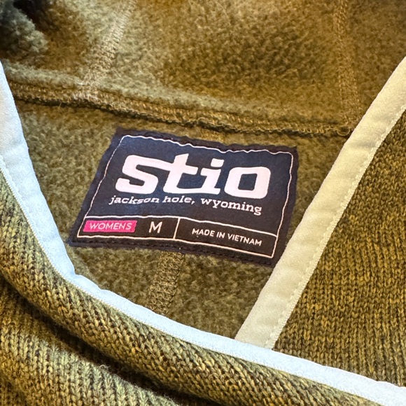 Stio Olive Green Women's Hoodie - Picture 2 of 3